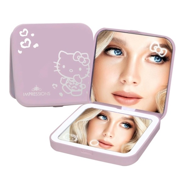 Hello Kitty Compact Mirror - Picture 2 of 4
